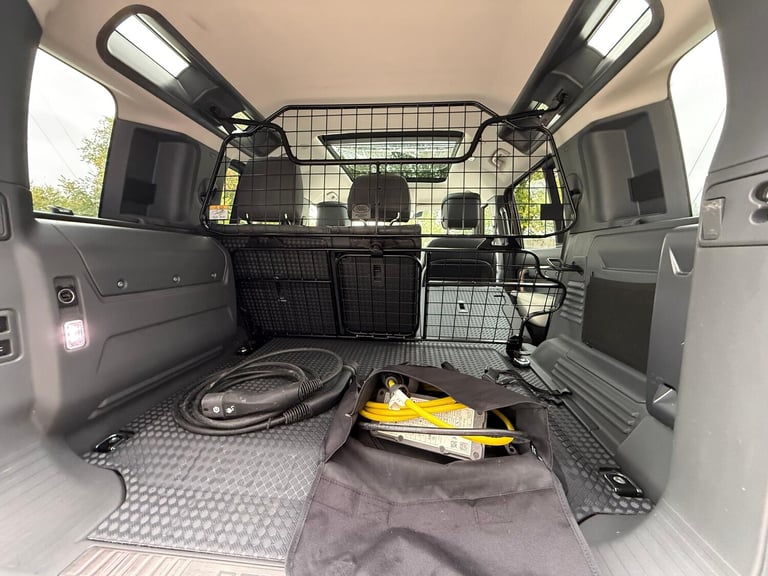 2022 Land Rover Defender 110 2.0 P400e 15.4kWh X-Dynamic HSE SUV 5dr Petrol Plug-in Hybrid Auto 4...