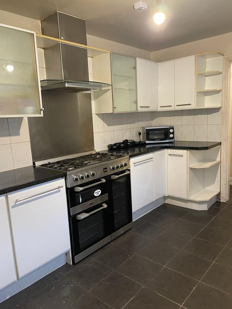 ***ROOM TO RENT***DOUBLE ROOM in CITY ROAD B16***ALL DSS ACCEPTED***