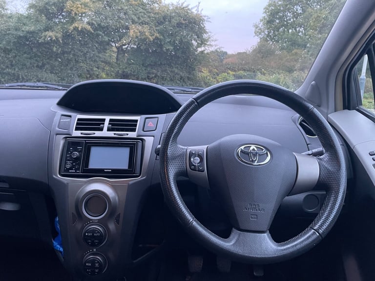 2011 Toyota Yaris 1.33 VVT-i T Spirit Nav 5dr [6] HATCHBACK Petrol Manual