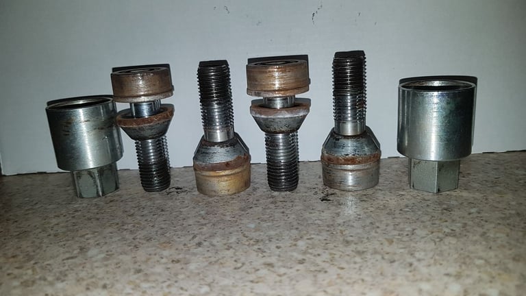 image for  LOCKABLE WHEEL NUT SET
