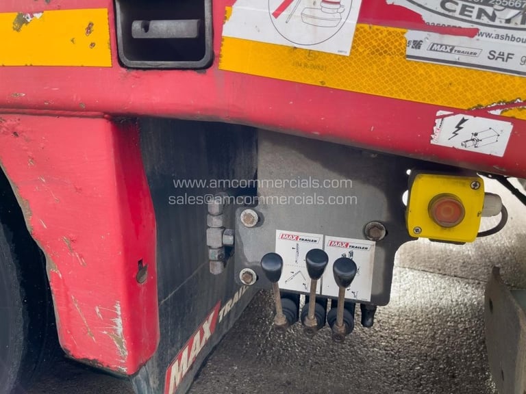 MAX 3 AXLE LOW LOADER 