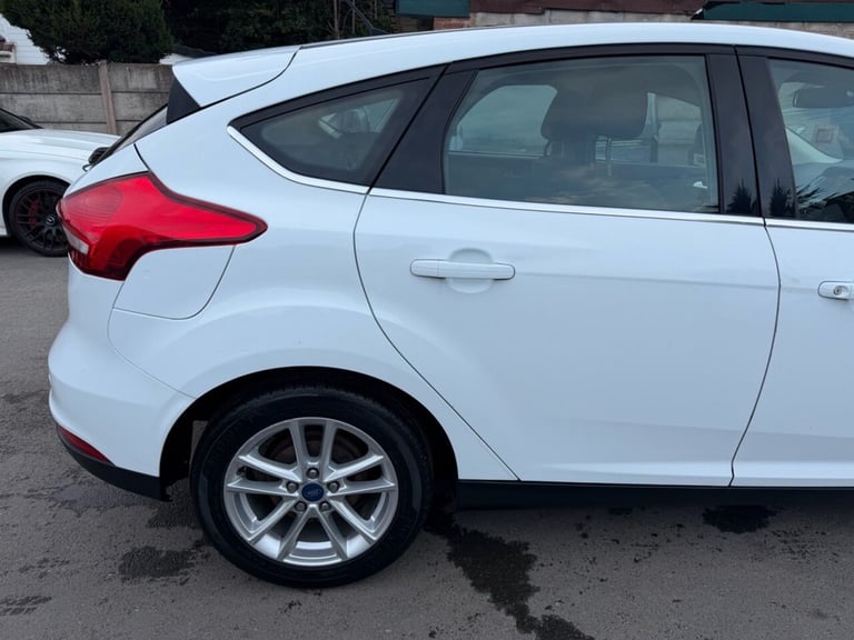 2016 Ford Focus 1.0 EcoBoost 125 Zetec 5dr Auto HATCHBACK PETROL Automatic