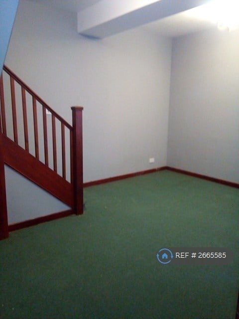 image for 1 bedroom flat in Grace Hill, Folkestone, CT20 (1 bed) (#2665585)