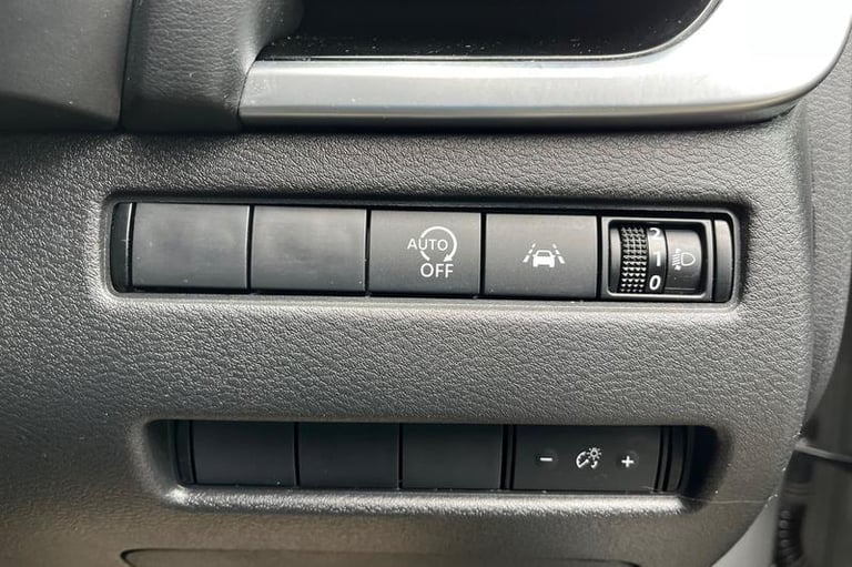 2023 Nissan Qashqai 1.3 DiG-T MH 158 N-Connecta 5dr Xtronic HATCHBACK PETROL Automatic