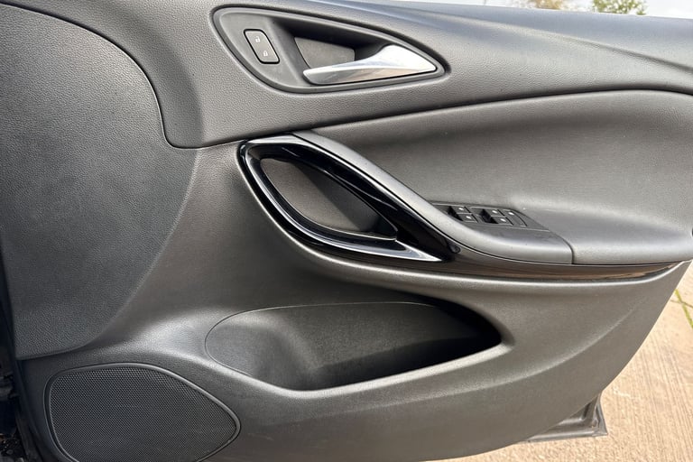 2019 Vauxhall Astra 1.6 CDTi 16V 136 Elite Nav 5dr Auto Hatchback DIESEL Automatic