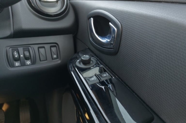 Renault, CLIO, Hatchback, 2014, Manual, 898 (cc), 5 doors