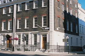 (Mayfair) Private Offices to Rent: 3 to 75 desks | Serviced