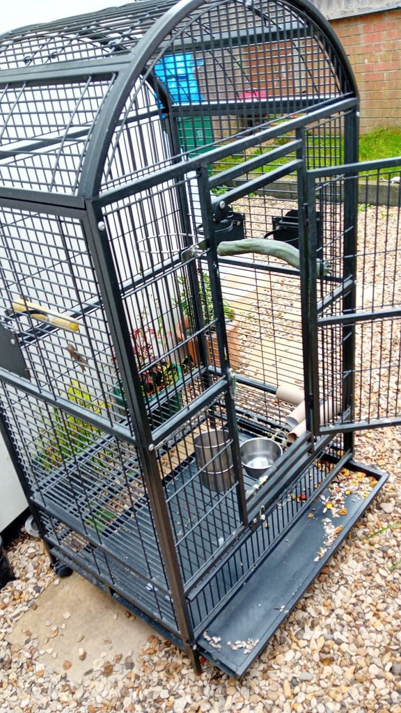 Xl parrot cage 