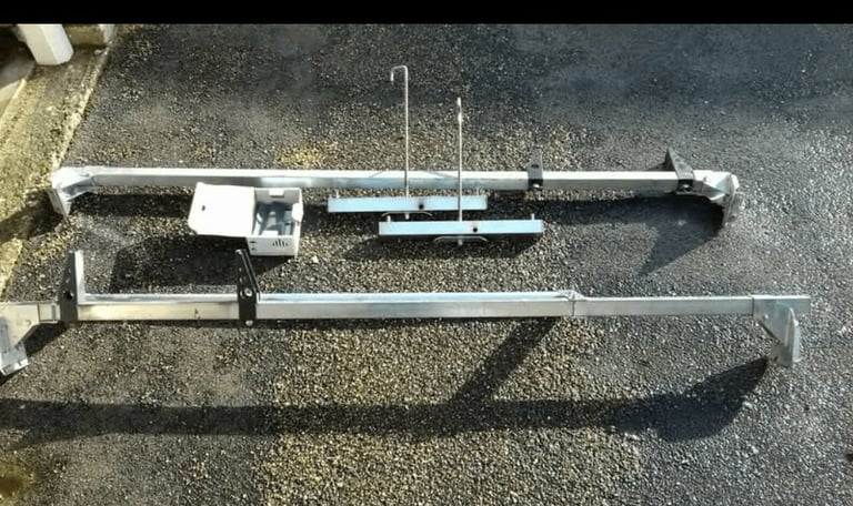 TRANSIT VAN ROOF RACK WITH ROLL BAR