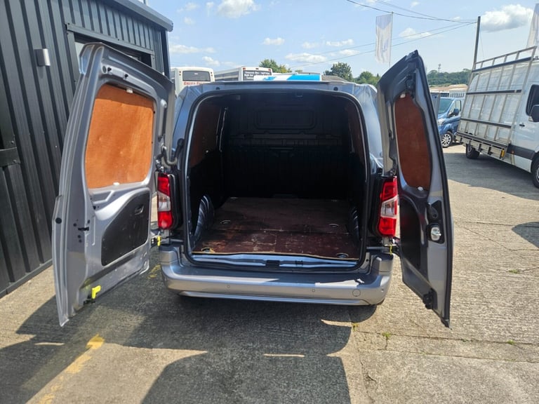 2020 Vauxhall Combo L1H1 2300 SPORTIVE S/S Panel Van Diesel Manual