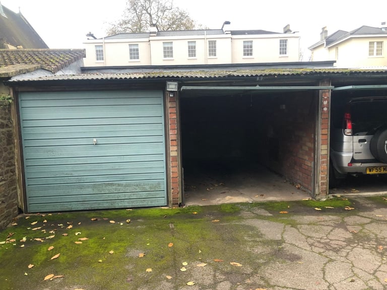 Secure Garage to rent BS8 