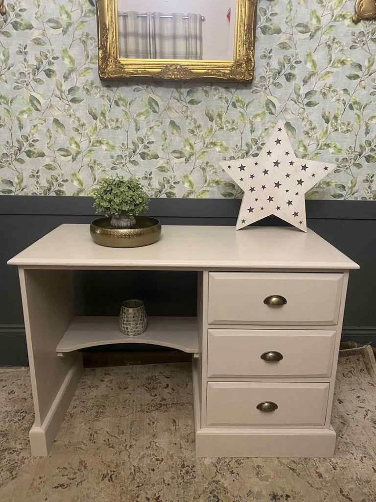 💙👗 Solid pine dressing table desk