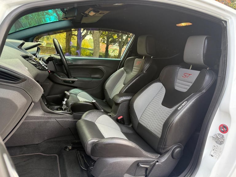 FORD FIESTA 1.6 T EcoBoost ST-2 2014