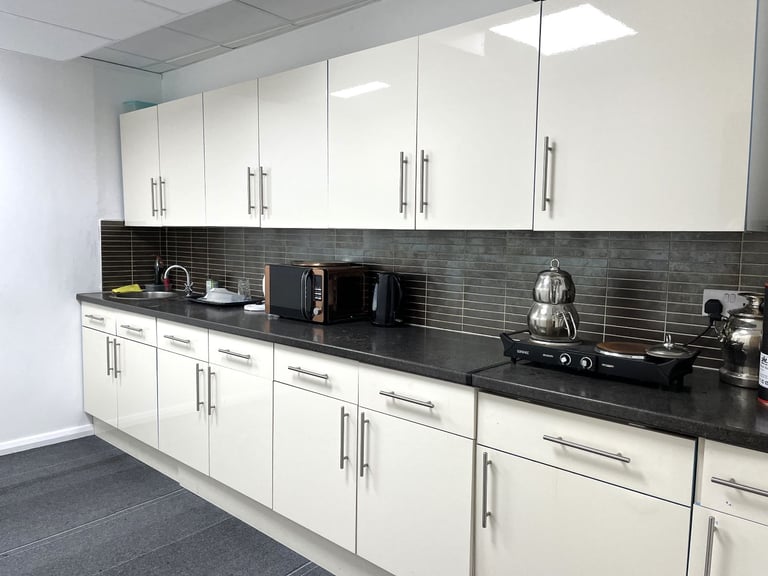 Office to rent in Hammersmith W6