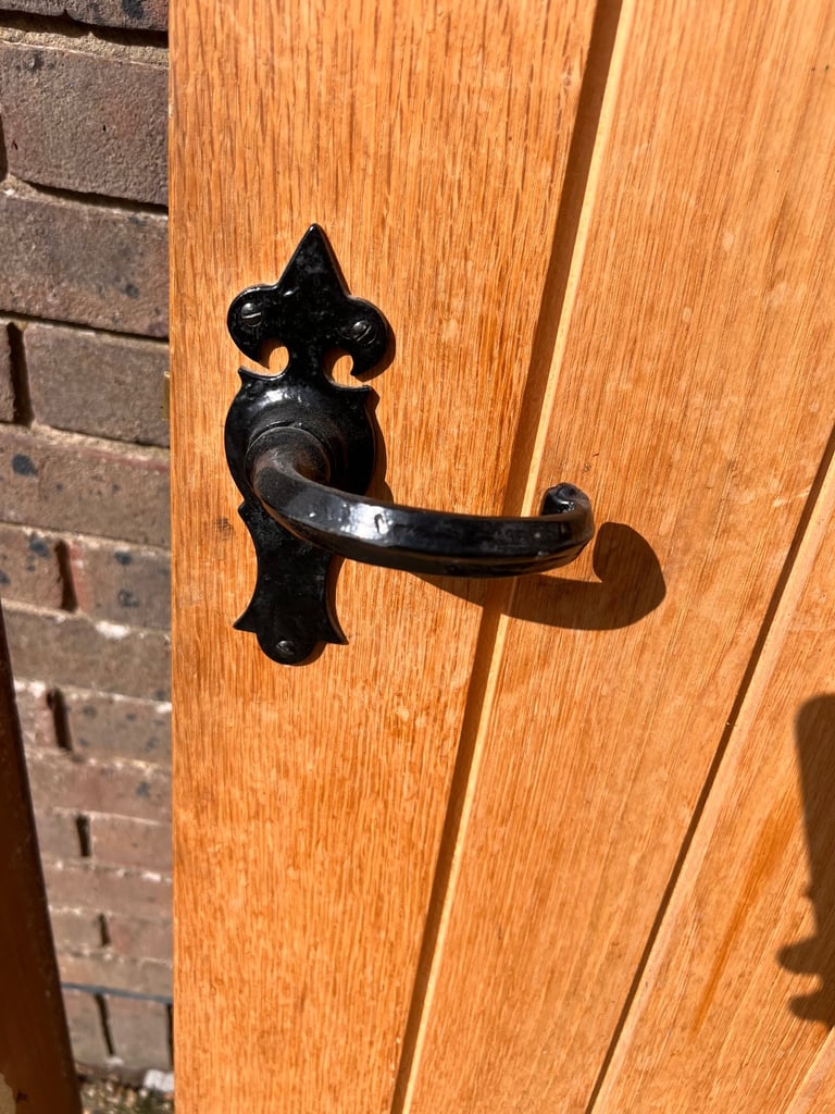 Howdens Dordogne Oak Pre-Finished Door with door lining