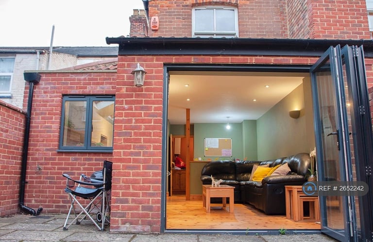 6 bedroom house in Grosvenor Road, Norwich, NR2 (6 bed) (#2652242)