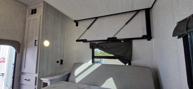 Forest River East To West Longitude 319BH American Caravan 5th Wheel