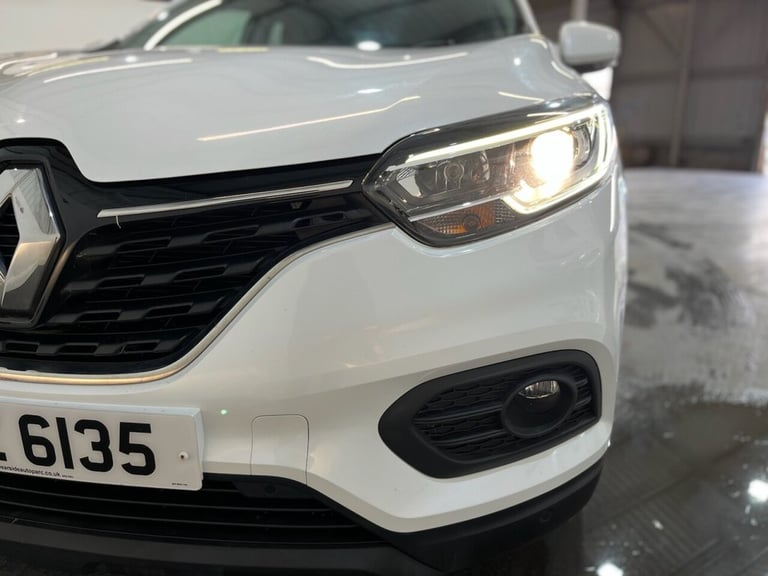 2019 Renault Kadjar 1.3 TCe Iconic SUV 5dr Petrol Manual Euro 6 (s/s) (140 ps) HATCHBACK Petrol M...