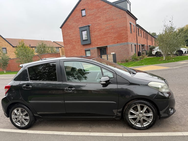 Toyota, YARIS, Hatchback, 2012, Manual, 1329 (cc), 5 doors
