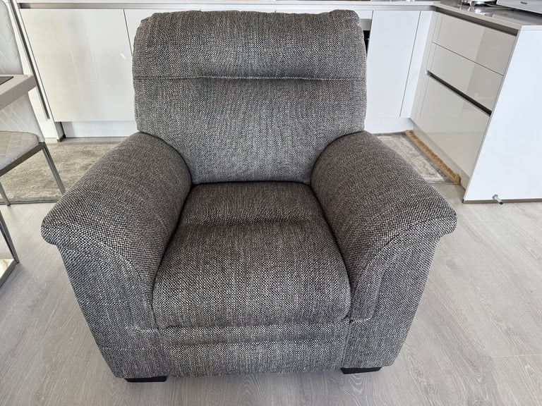 Parker Knoll Hudson 23 Sofa and Chair Set – Like New – £1,200