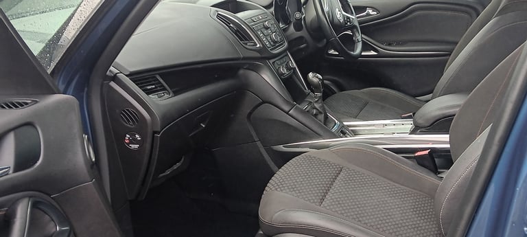 7 Seater Vauxhall Zafira Tourer 2.0