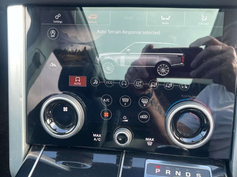 2020 Land Rover Range Rover 2.0 P400e 13.1kWh Vogue SE SUV 5dr Petrol Plug-in Hybrid Auto 4WD Eur...