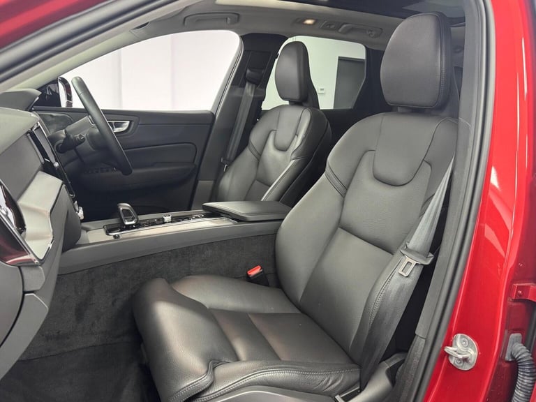 VOLVO XC60 2.0h T6 Recharge 18.8kWh Plus Auto AWD Euro 6 (s/s) 5dr 2024