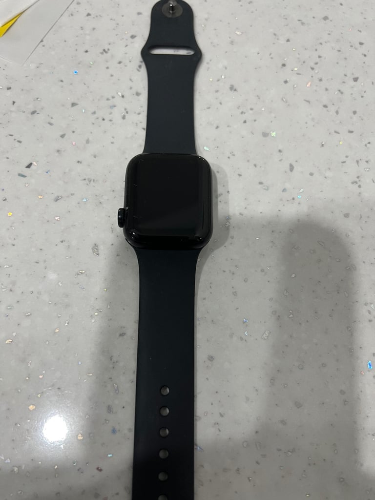   Apple Watch SE 40mm( second edition )battery health 98%