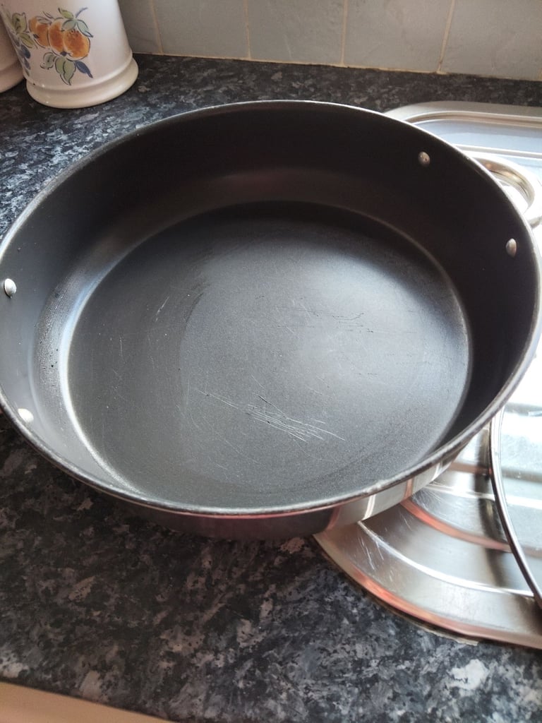 Saute/roasting pan 
