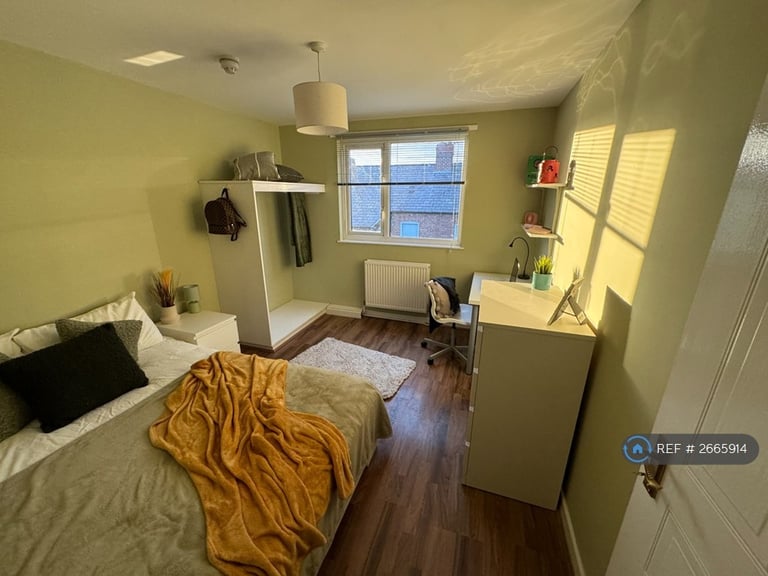 7 bedroom house in Stalbridge Avenue, Liverpool, L18 (7 bed) (#2665914)