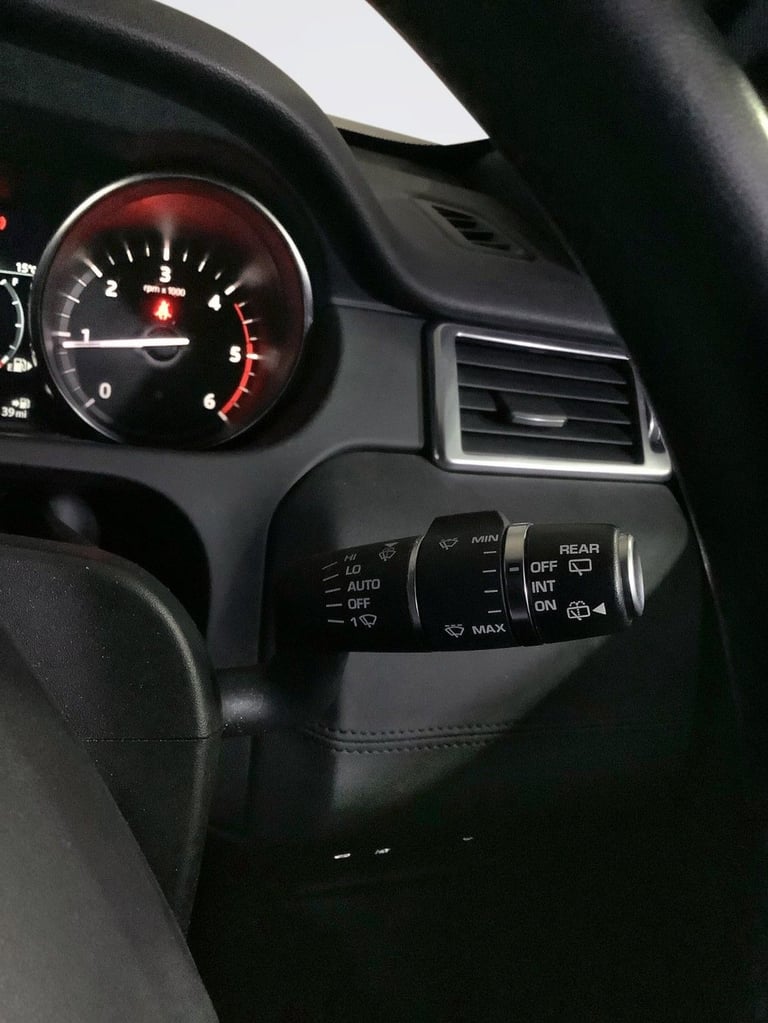 2019 Land Rover Discovery Sport 2.0 TD4 Landmark SUV 5dr Diesel Auto 4WD Euro 6 (s/s) (180 ps) ES...