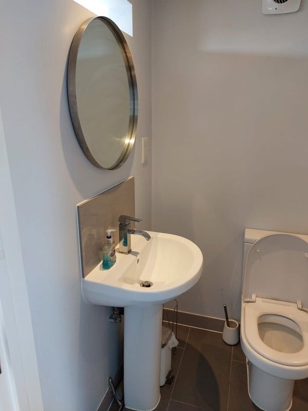 En-Suite Loft, Prime Location Airport access