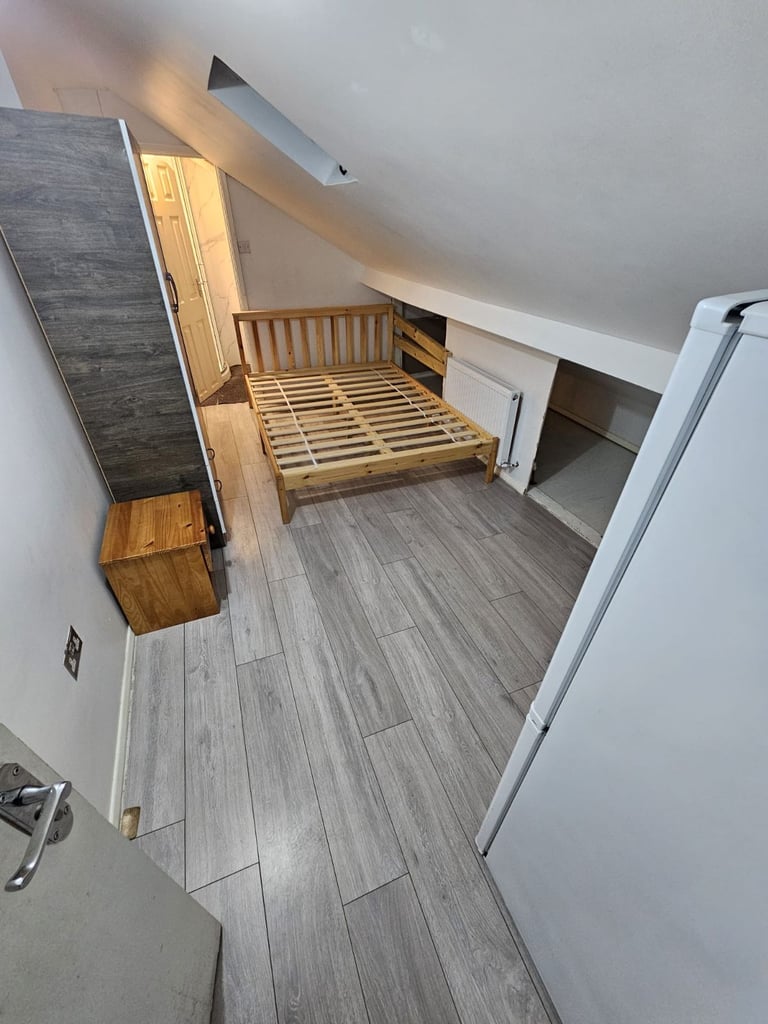 En suite Double Room - To Rent In Forest Gate Station E7 9AP 