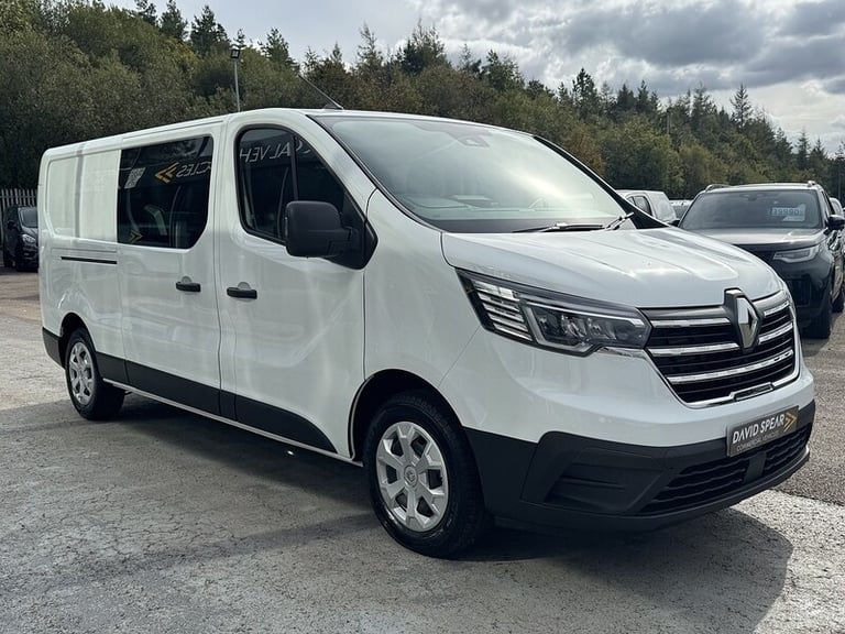 2025 Renault Trafic 130ps LL30 130 Advance 6 Seat with Air Con, Cruise, Rear Sensors &amp; Delive...