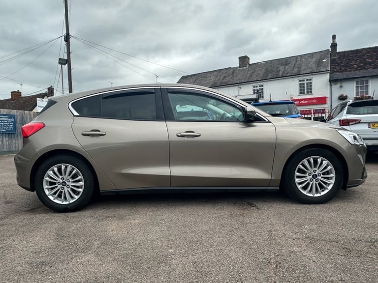 2019 Ford Focus 1.0T ECOBOOST TITANIUM 5dr EURO 6 (s/s) (125 ps) WITH SERVICE HISTORY  Hatchback ...