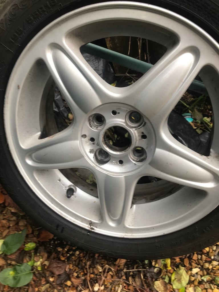 Mini Cooper Alloy wheel 16 inch