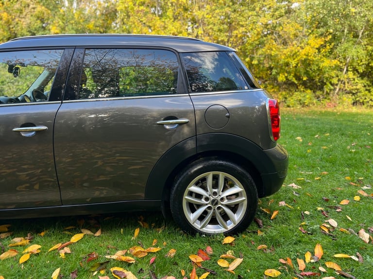 2011 MINI Countryman 1.6 Cooper 5dr Auto HATCHBACK Petrol Automatic