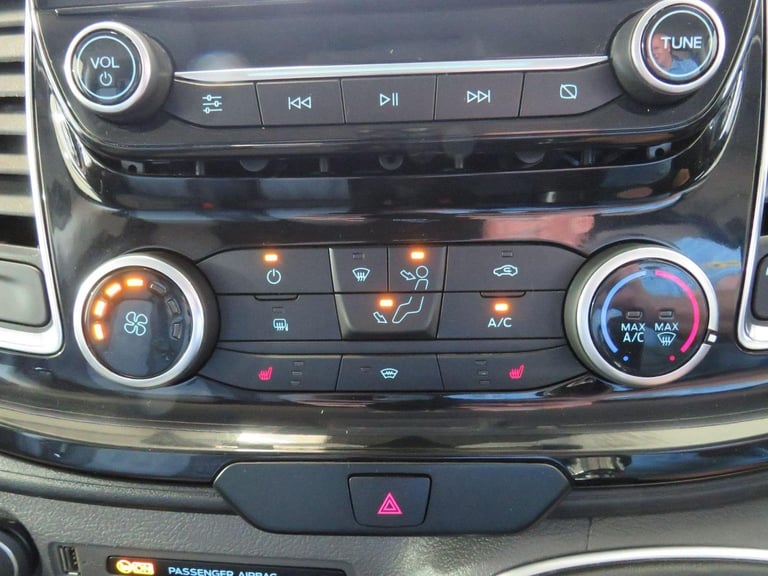 FORD TRANSIT CUSTOM 300 Limited Camper Van - Day Van - Motohome Black Manual Die