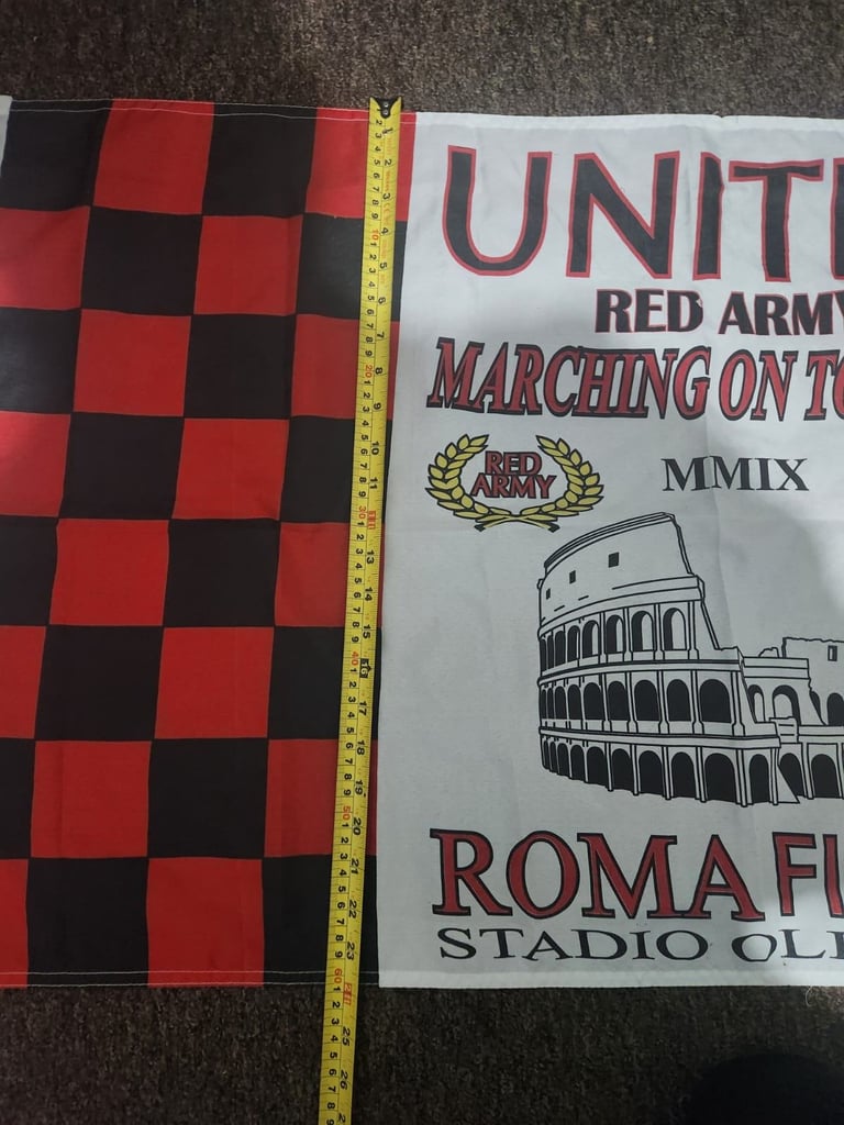 MANCHESTER UNITED V ROMA FLAG 2009