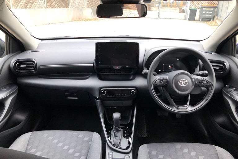 2025 Toyota Yaris 1.5 Hybrid Design 5dr CVT HATCHBACK PETROL/ELECTRIC Automatic
