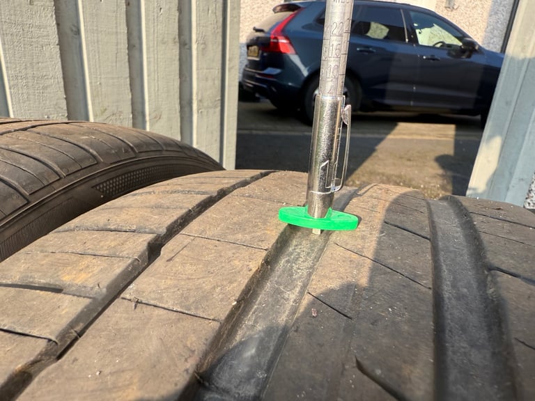 285 35 22 Hankook pair