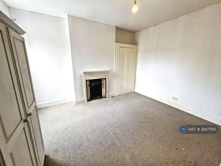 3 bedroom flat in Telford Avenue, London, SW2 (3 bed) (#2647793)