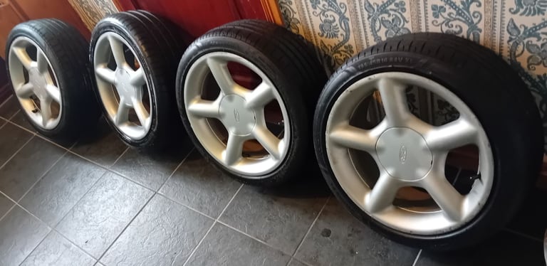 ALLOY WHEELS MK1 MONDEO OR ESCORT GREAT CONDITION SIZE ARE 195/45R 16 84V XL 
