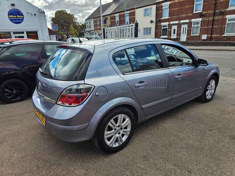 2009 Vauxhall Astra 1.6i 16v Design 5dr HATCHBACK Petrol Manual