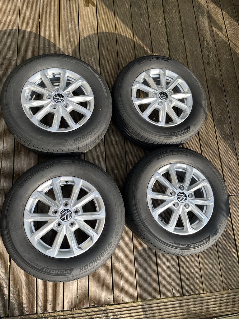 Brand new 5 stud genuine VW alloy wheels and Hankook tyres 16 inch full set of 4. 215/65R16 102H