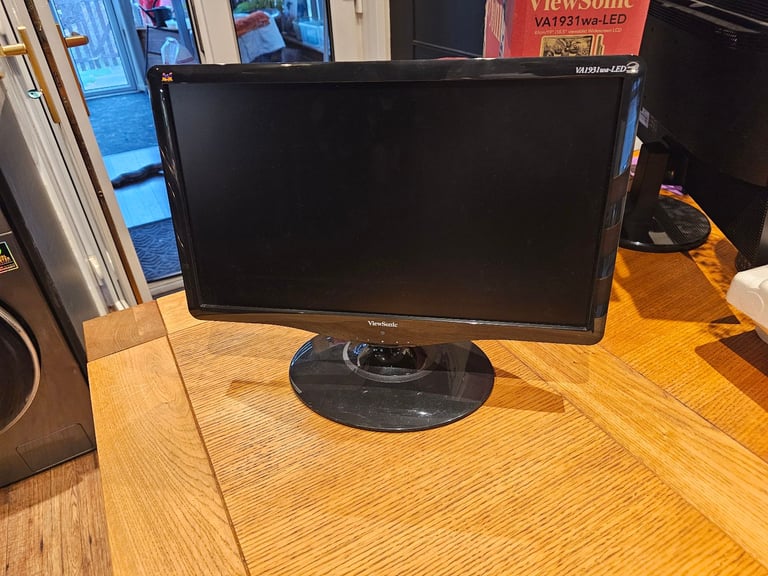 Viewsonic VA1931WA, 19'' Monitor Screen, VGA and Power Cable Included. For Sale