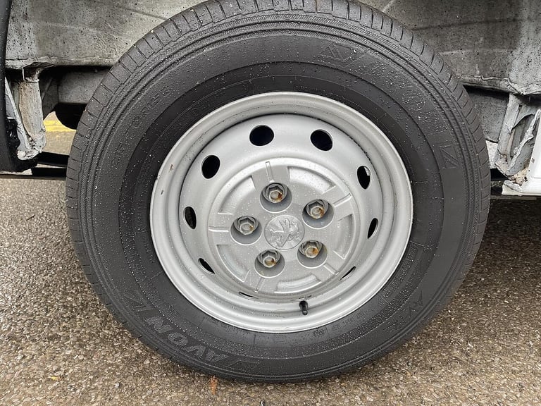 2022 Peugeot Boxer 2.2 BlueHDi 335 Professional L3 H2 Euro 6 (s/s) 5dr PANEL VAN Diesel Manual