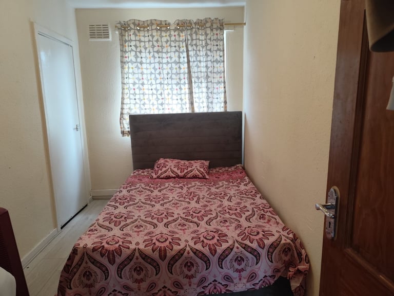 Double Room Available for Rent B9 5AJ
