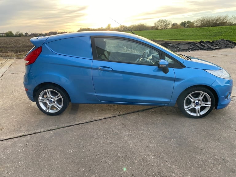 2011 Ford Fiesta 1.6 TDCi 95 Sport Van CAR DERIVED VAN Diesel Manual