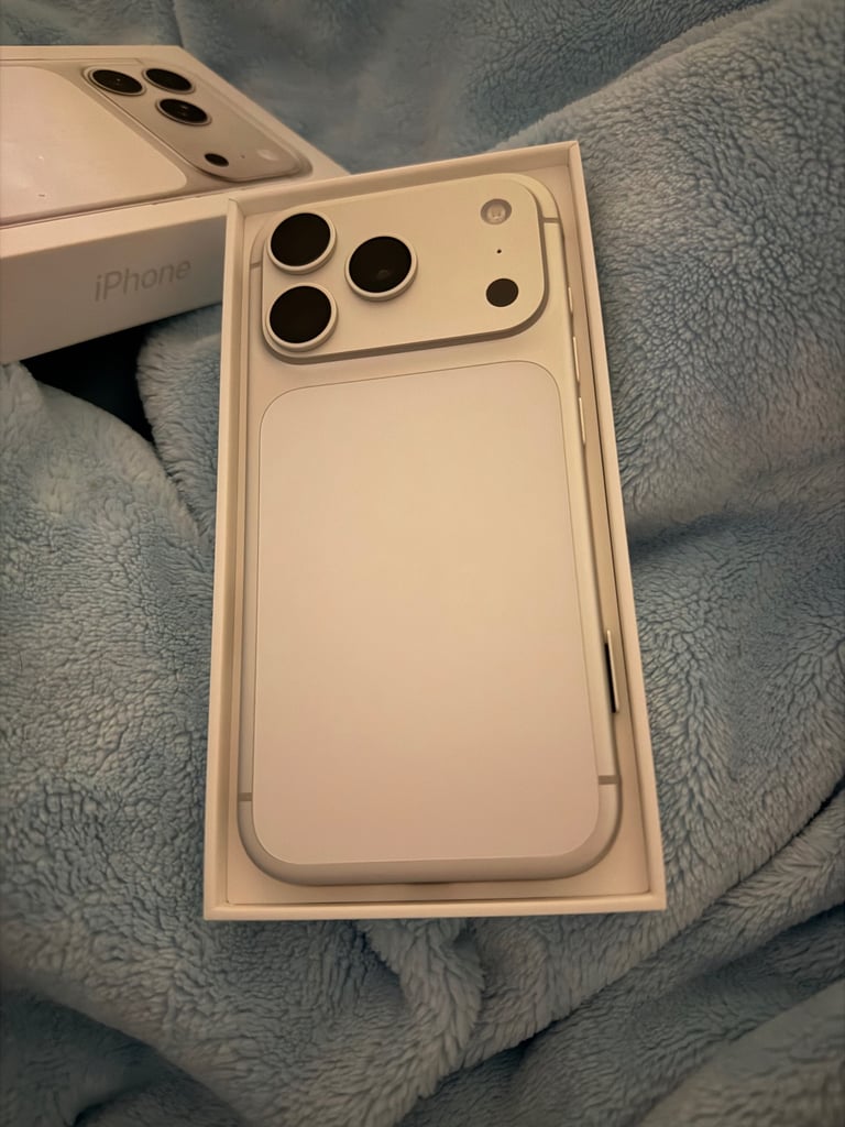 image for iPhone 17 pro sliver 256GB